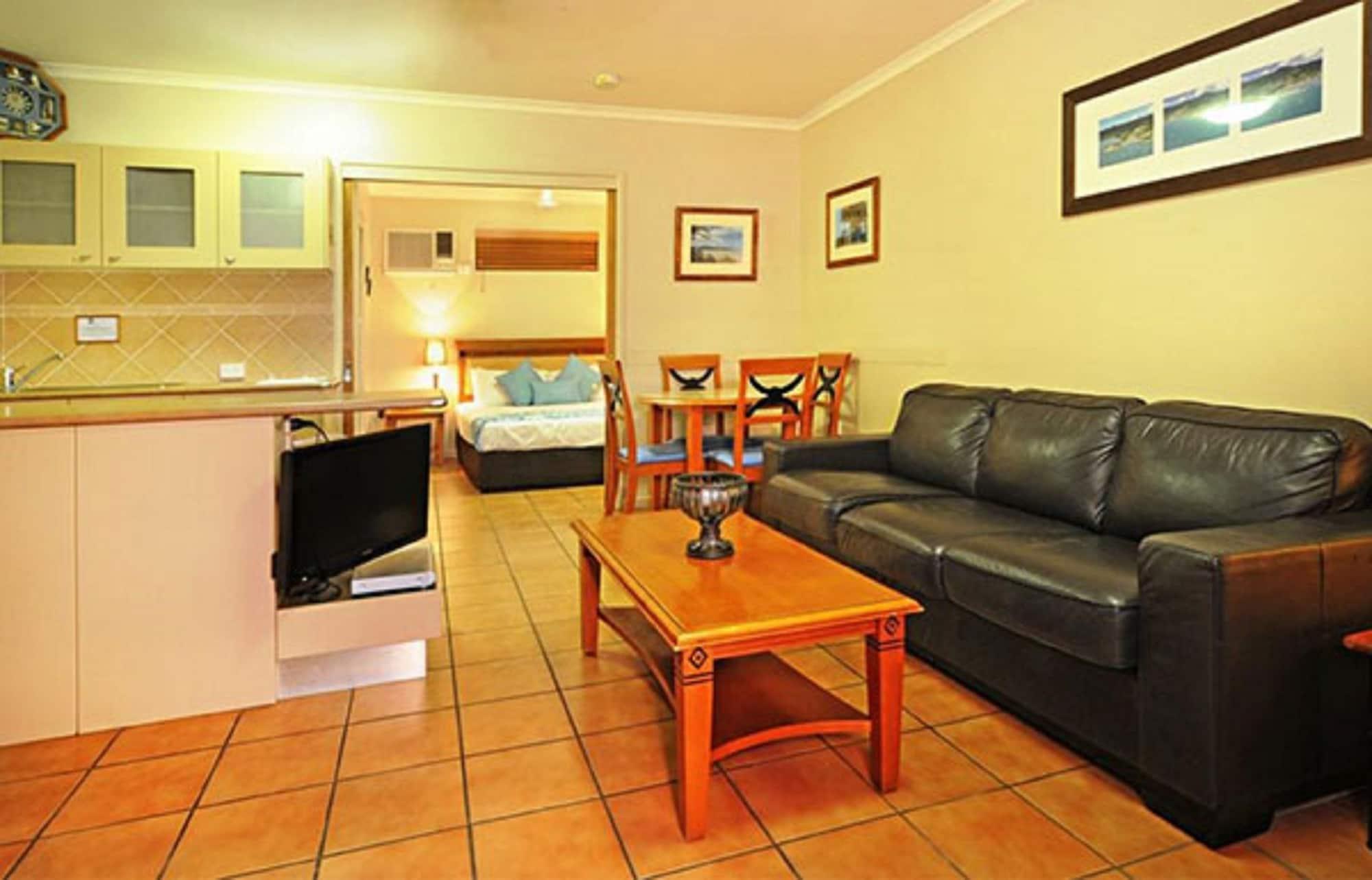 At Boathaven Bay Holiday Apartments Airlie Beach Exterior photo